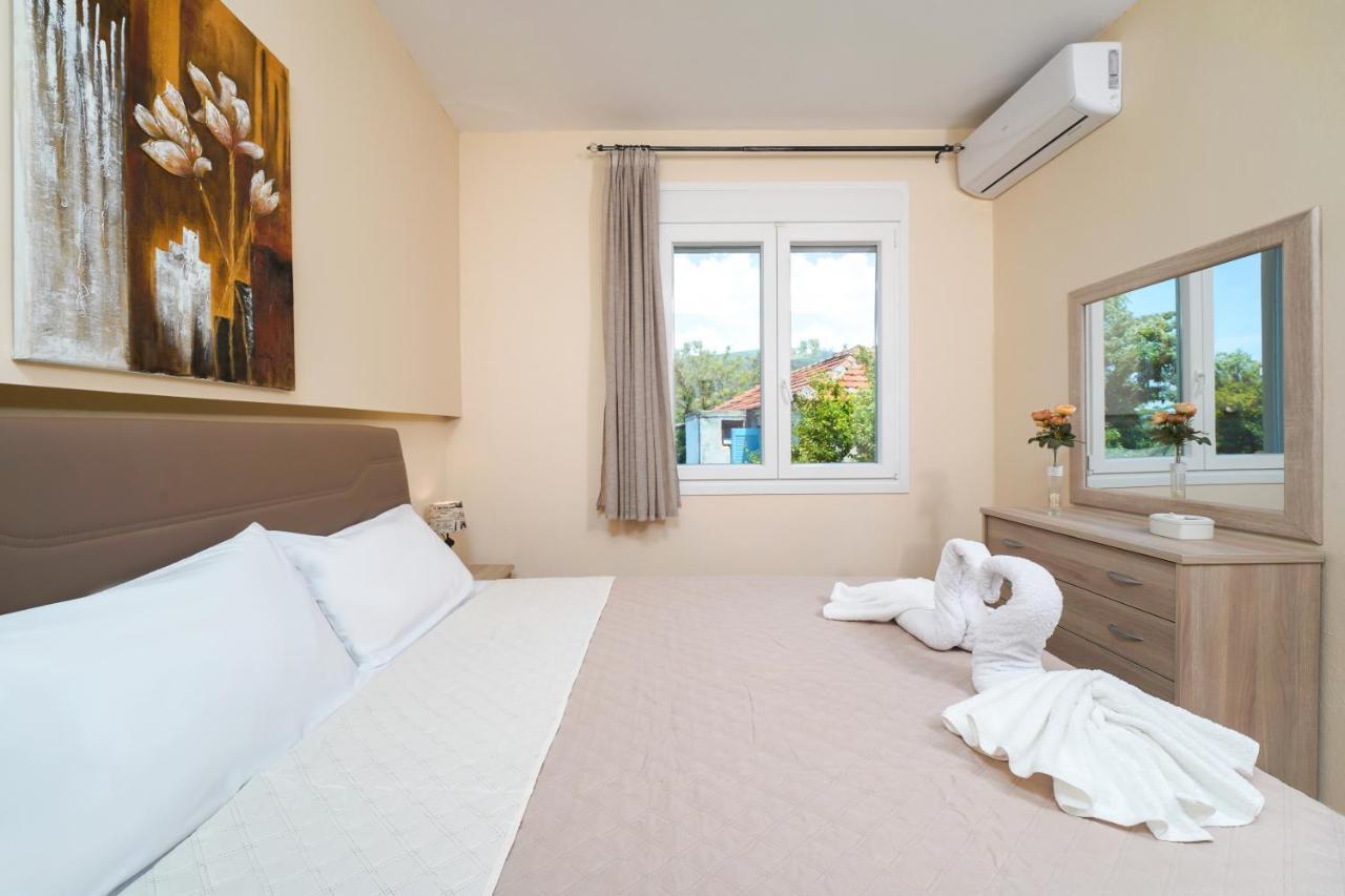 Theodore Apartments Скала-Марион Экстерьер фото
